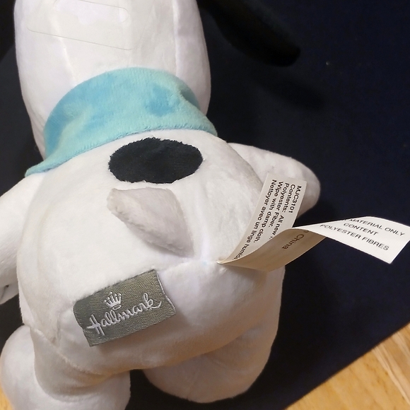 Snoopy Peanuts Plush Hallmark Christmas Stuffie Charlie Brown Gift - Picture 5 of 6